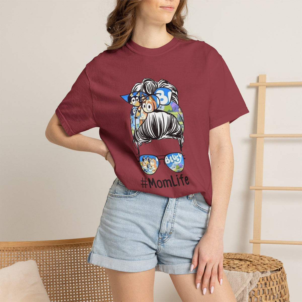 #MomLife Graphic T-Shirt