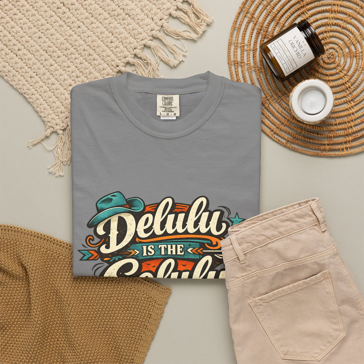 Delulu is the Solulu Retro Graphic Tee