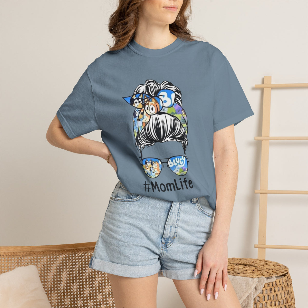 #MomLife Graphic T-Shirt