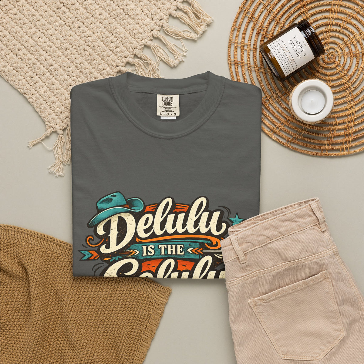 Delulu is the Solulu Retro Graphic Tee
