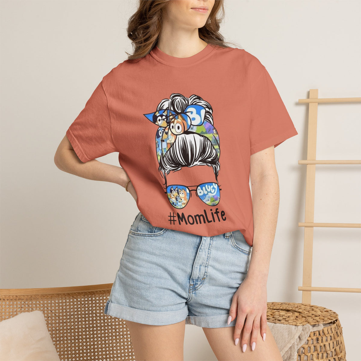 #MomLife Graphic T-Shirt